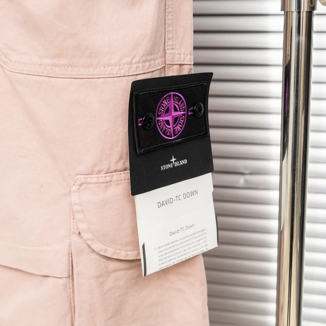 P340 top version (different currencies) Style: Stone Island STONE LSLAND washed and distressed multi-pocket functional trousers Color: Picture color Size: M-XXXL Fabric: Workwear Accessories: Full set of customized accessories No gender distinction, same style for men and women